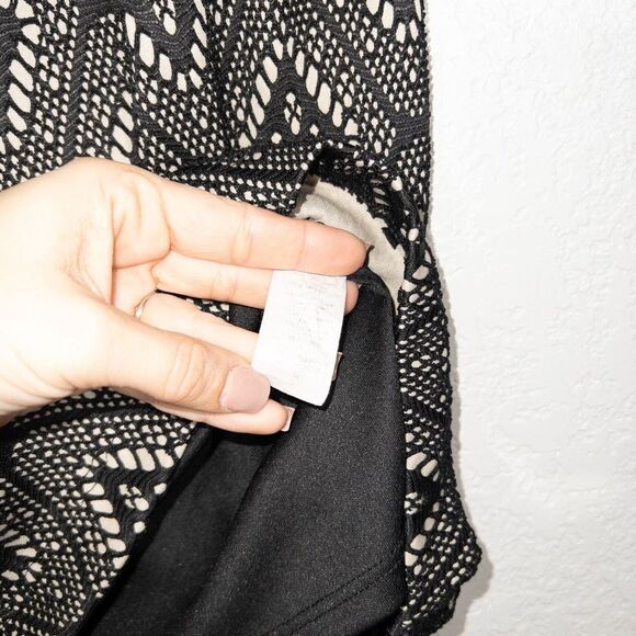 Renee C. Black Elvira Lace Pencil‎ Skirt Size Large - Picture 5 of 5